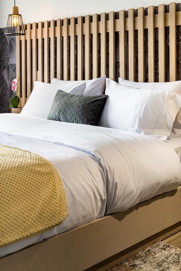 Go Living And Suites - Jalo Rent Medellín Extérieur photo