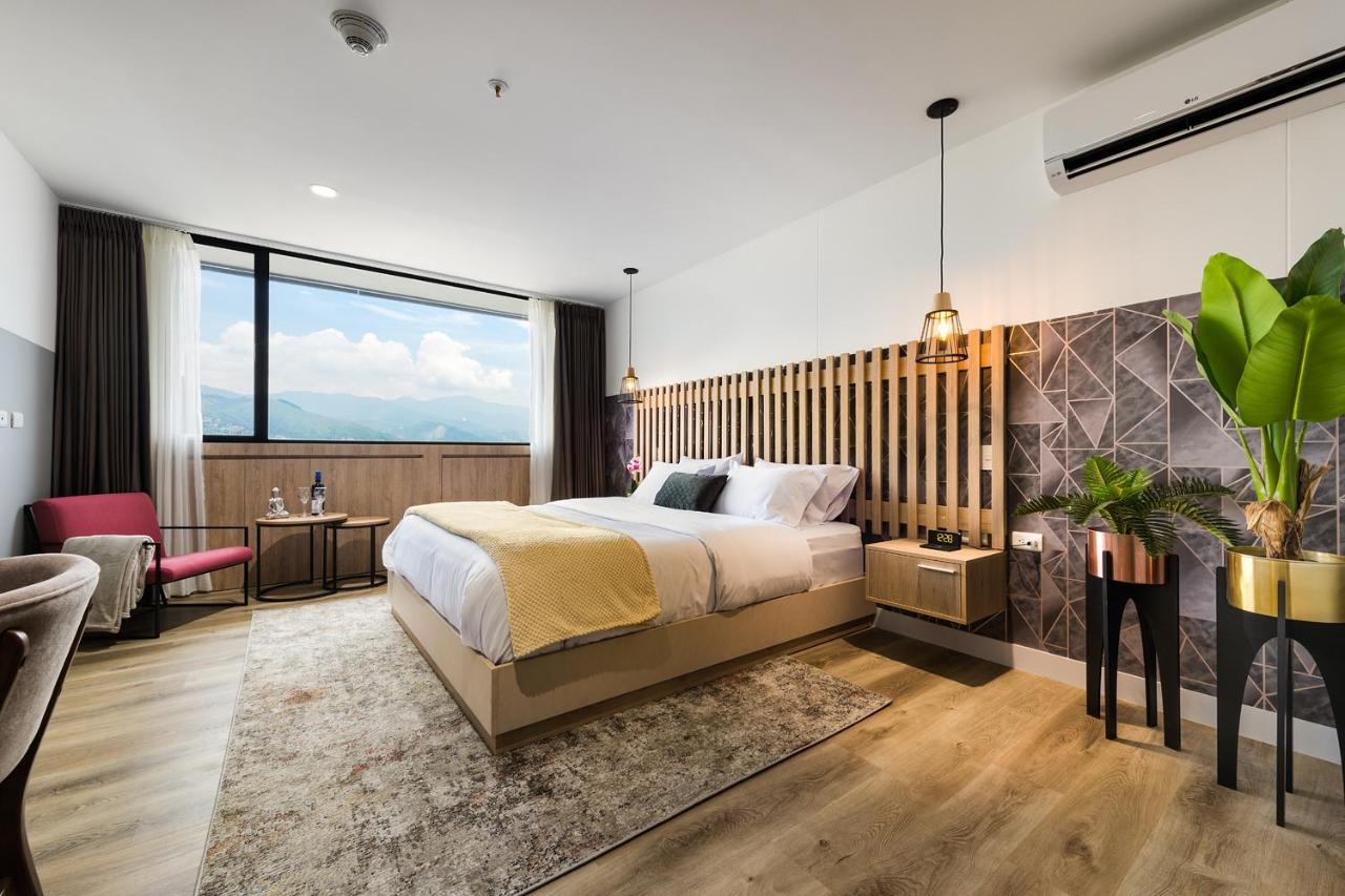 Go Living And Suites - Jalo Rent Medellín Extérieur photo