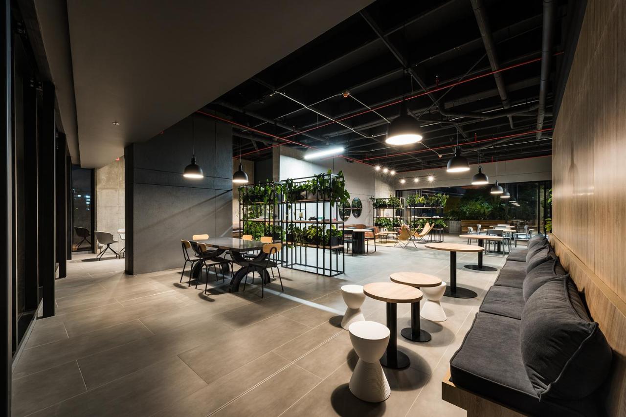 Go Living And Suites - Jalo Rent Medellín Extérieur photo